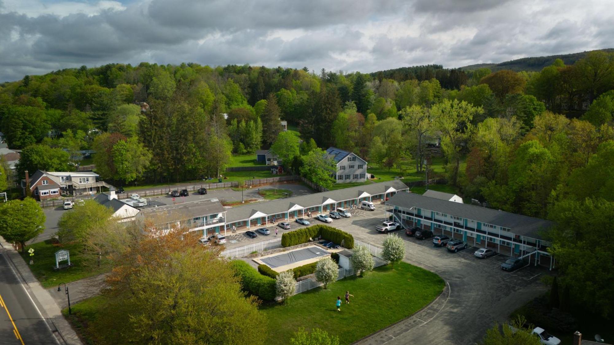 Pilgrim Inn Лі Екстер'єр фото